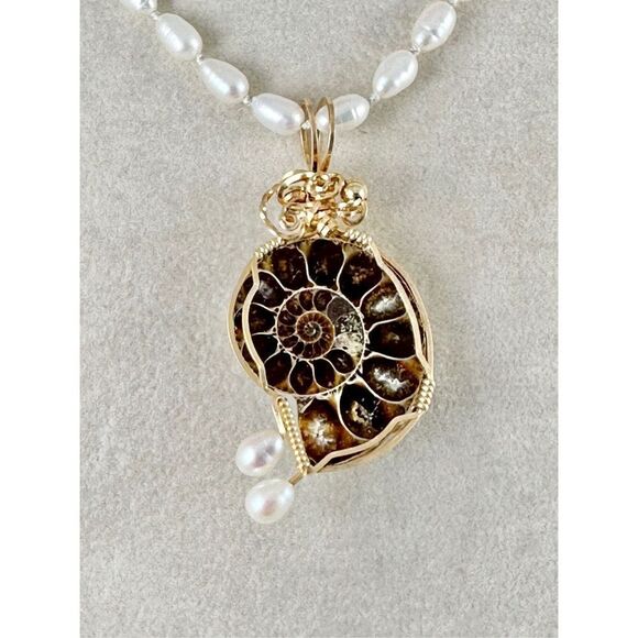 Handmade 14K Gold Filled Wire Wrapped Ammonite Fossil Stone Shell with Freshwate - Picture 1 of 1